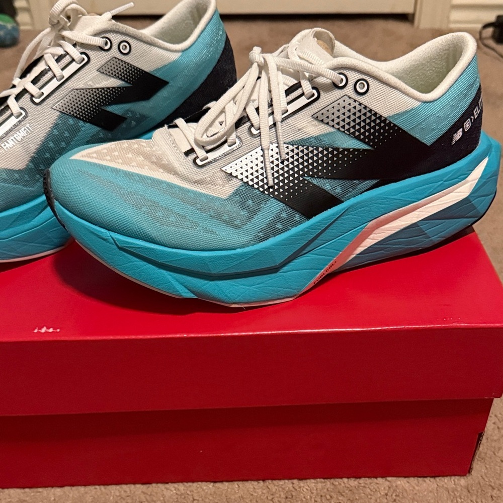 New Balance Women's Fuel Cell Supercomp Elite V4